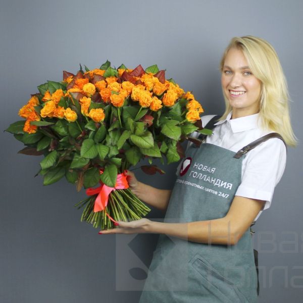 Букет 101 оранжевая роза 50 см